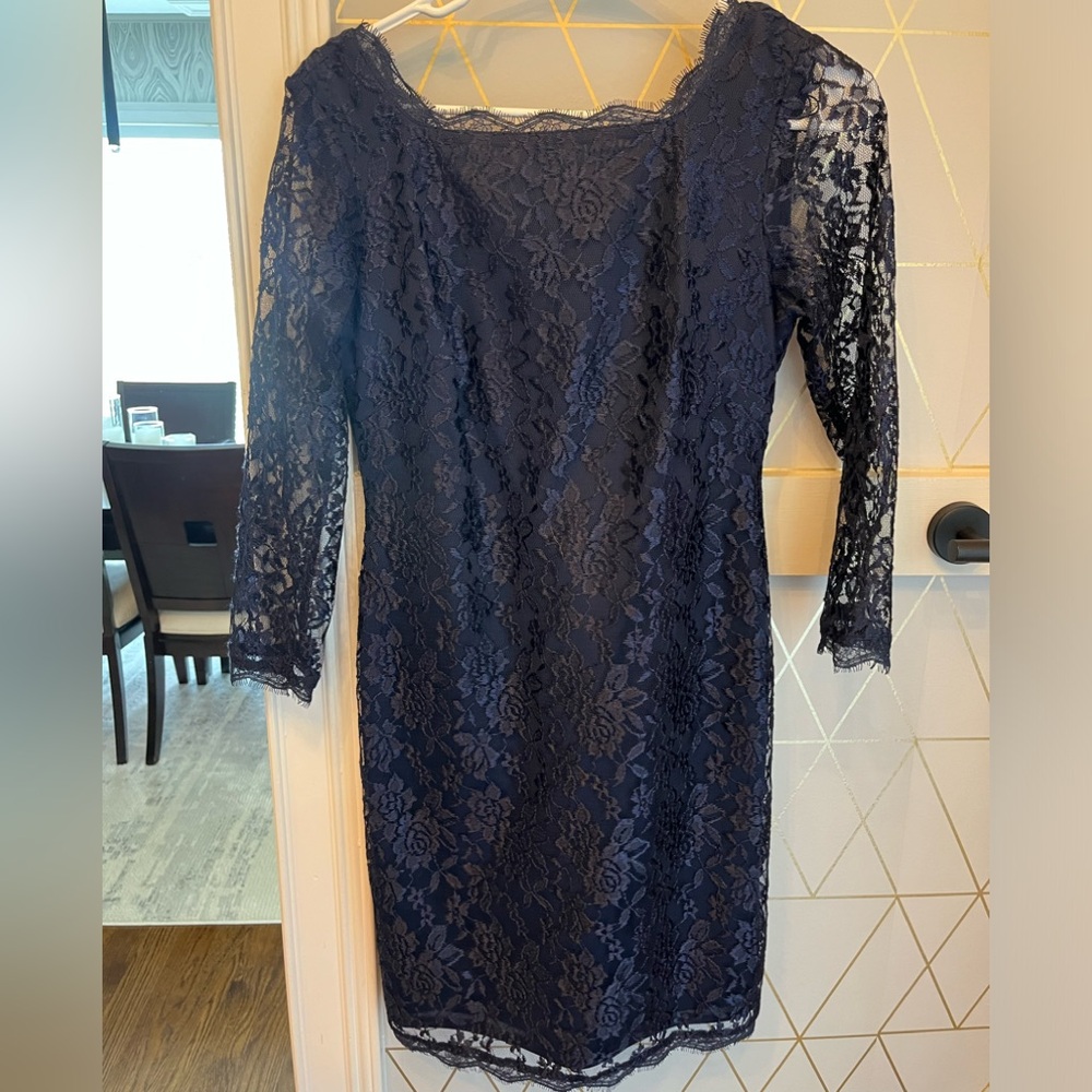 Lace dress fitted SIZE 6